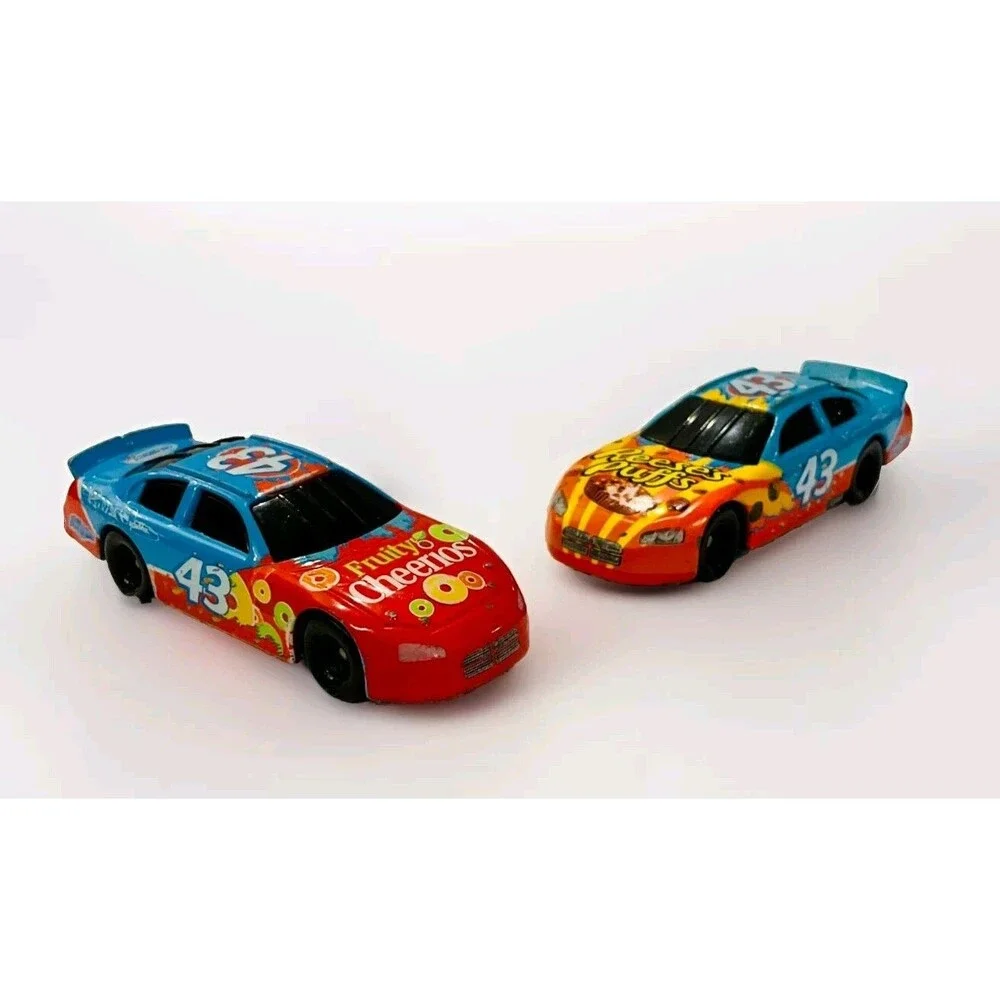 2008 Nascar Richard Petty #43 Reese's Puffs & Fruity Cheerios Cars 1:64 Loose